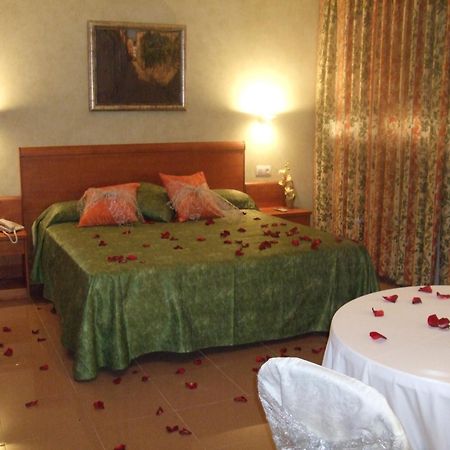 Hotel Fonda Neus Sant Sadurní dʼAnoia エクステリア 写真