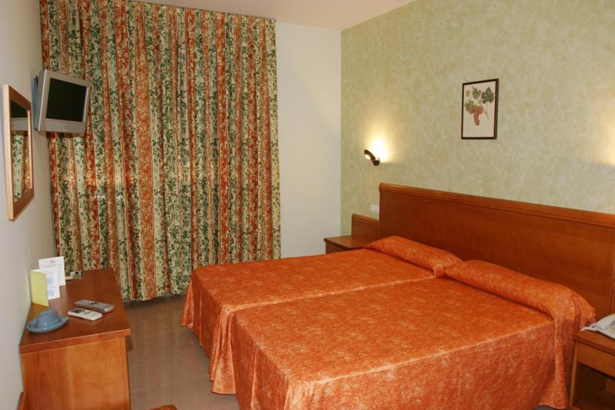 Hotel Fonda Neus Sant Sadurní dʼAnoia エクステリア 写真