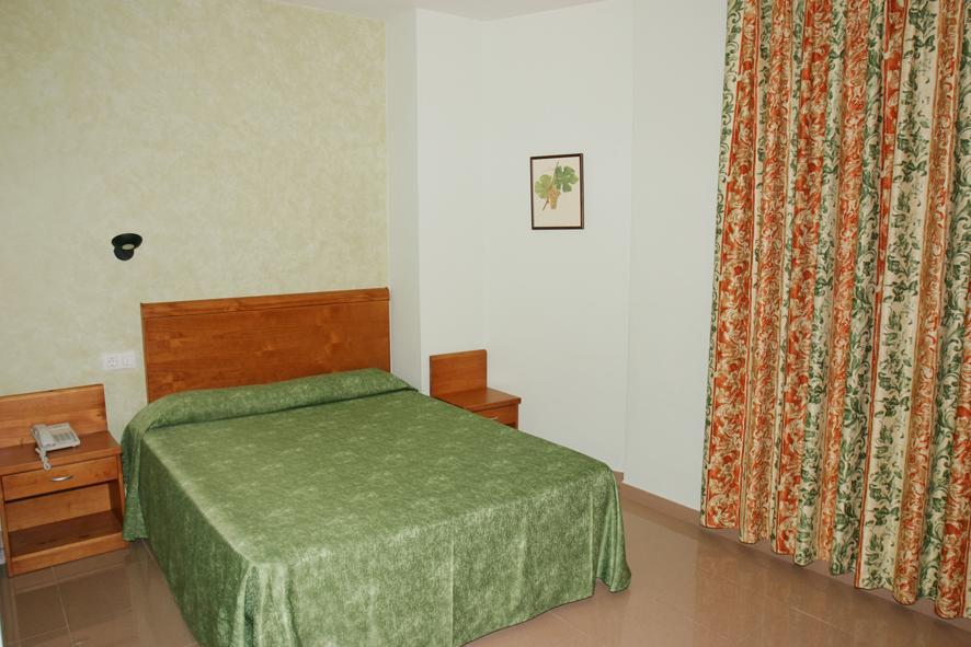 Hotel Fonda Neus Sant Sadurní dʼAnoia エクステリア 写真